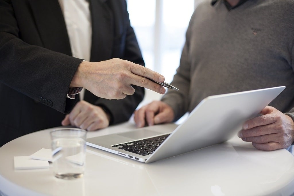 Comment faire adopter l'IA par vos employés sans friction ?
